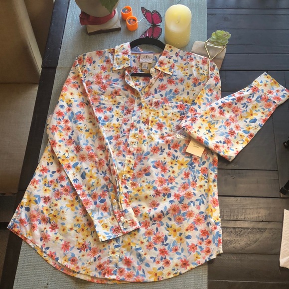 #134 💐NWT Clasic Floral St John’s Bay Button Down💐 - Picture 13 of 17